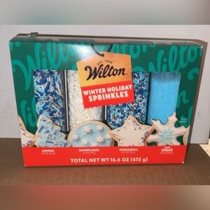 Wilton Green and White Sprinkle Set